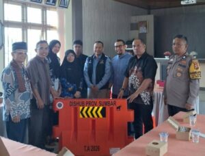 Rafdinal Advokasi Pemasangan Rambu dan Pita Kejut di Empat Titik Rawan Kecelakaan di Pakan Sinayan