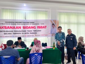 Bahagia, Pasangan di Padang Akhirnya Miliki Buku Nikah, Gustami Hidayat Fasilitasi Isbat Nikah Terpadu